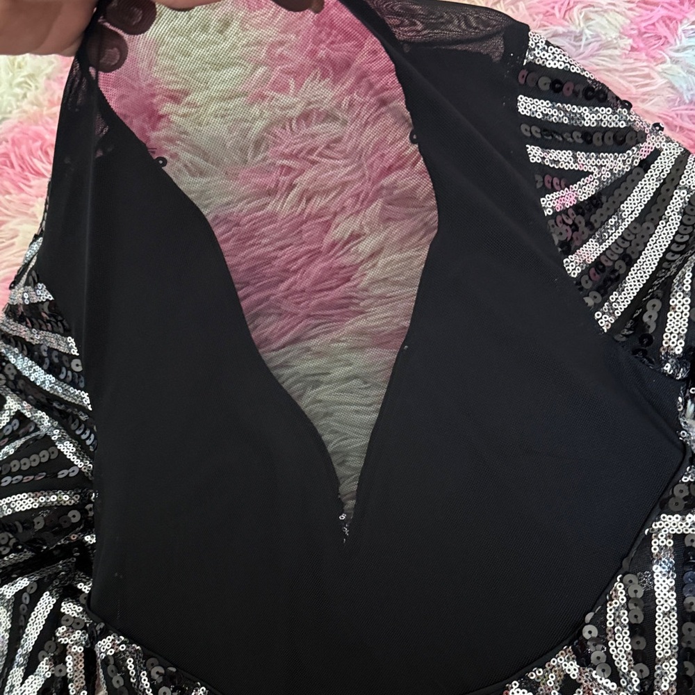 VENUS Black and Silver Long Sleeve Sequin Dress - Picture 11 of 12